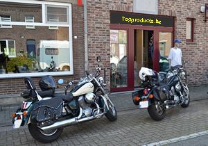 Nieuwe klanten die we graag helpen, kom gerust even de handschoenen passen.